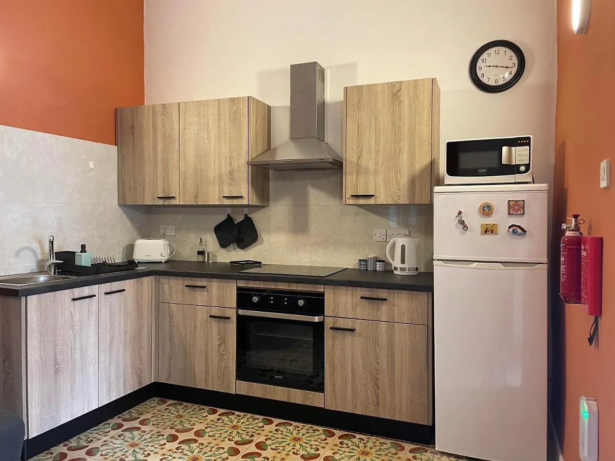 Parisio One Bedroom Maisonette In Sliema
